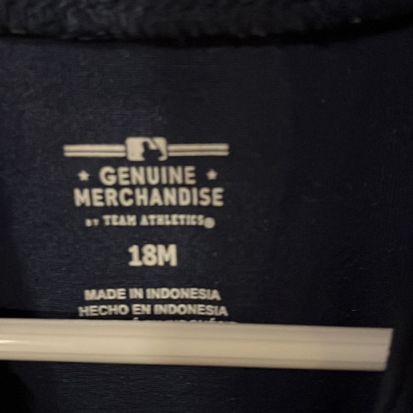 Boston Red Sox new with tags 2Pac of pacifiers and 18m baby jersey NWT - Picture 4 of 7